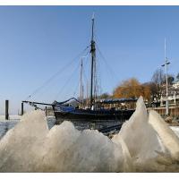 277_3107 Museumshafen Ovelgönne im Winter - Eisschollen am Hafenrand. | Oevelgoenne + Elbstrand.